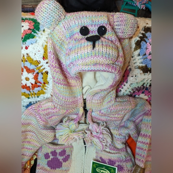 Kyber Pastel Rainbow Bear Sweater, Fleece lining, Child Small, New with tags - Picture 4 of 6